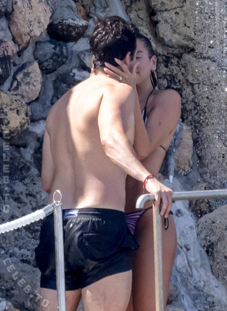 Dua Lipa nude photo 9