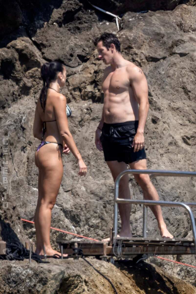 Dua Lipa nude photo 19