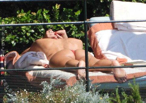 Dua Lipa nude photo 127