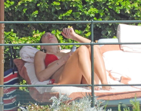 Dua Lipa nude photo 112