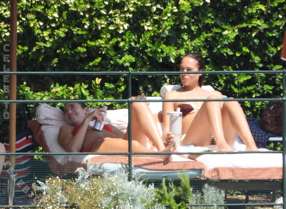 Dua Lipa nude photo 6