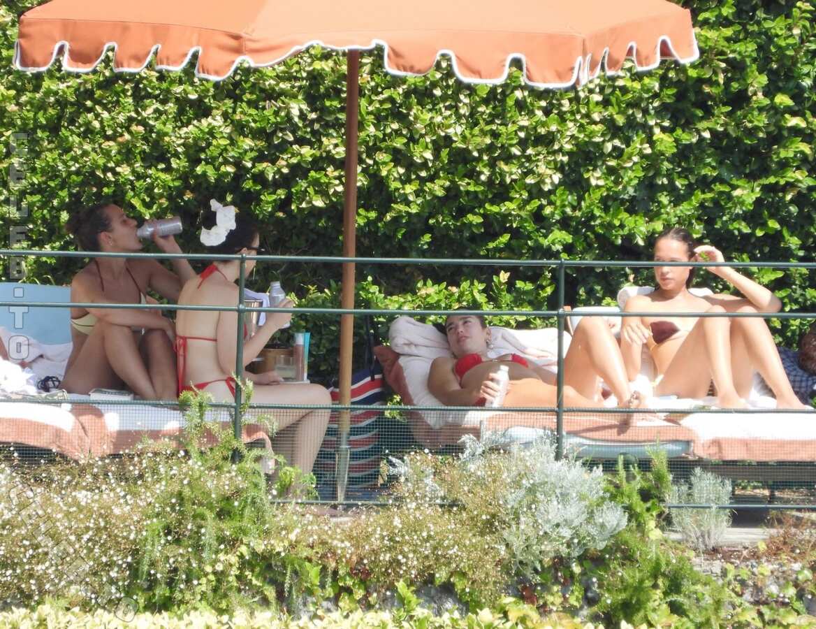 Dua Lipa nude photo 7