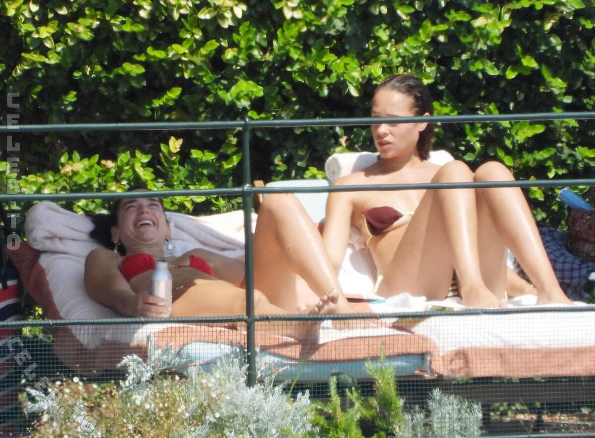 Dua Lipa nude photo 10