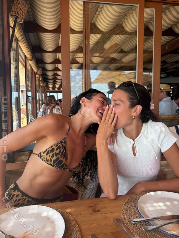 Dua Lipa nude photo 4