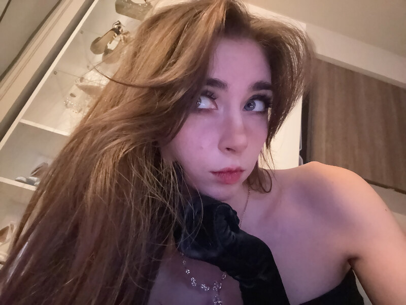 duckie.cos nude photo 9