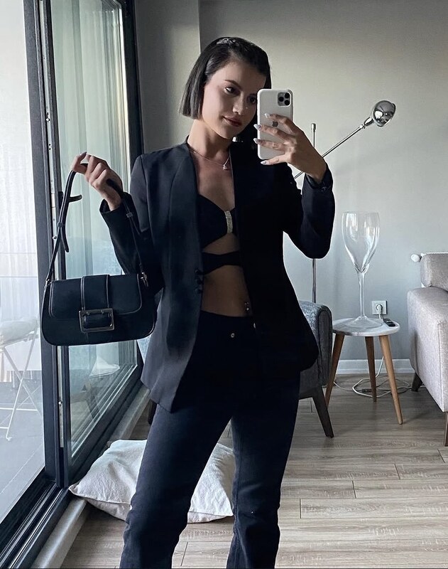 Duru Önver nude photo 48