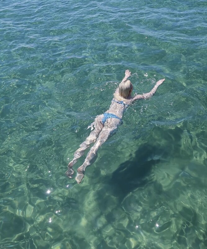 Duru Önver nude photo 37