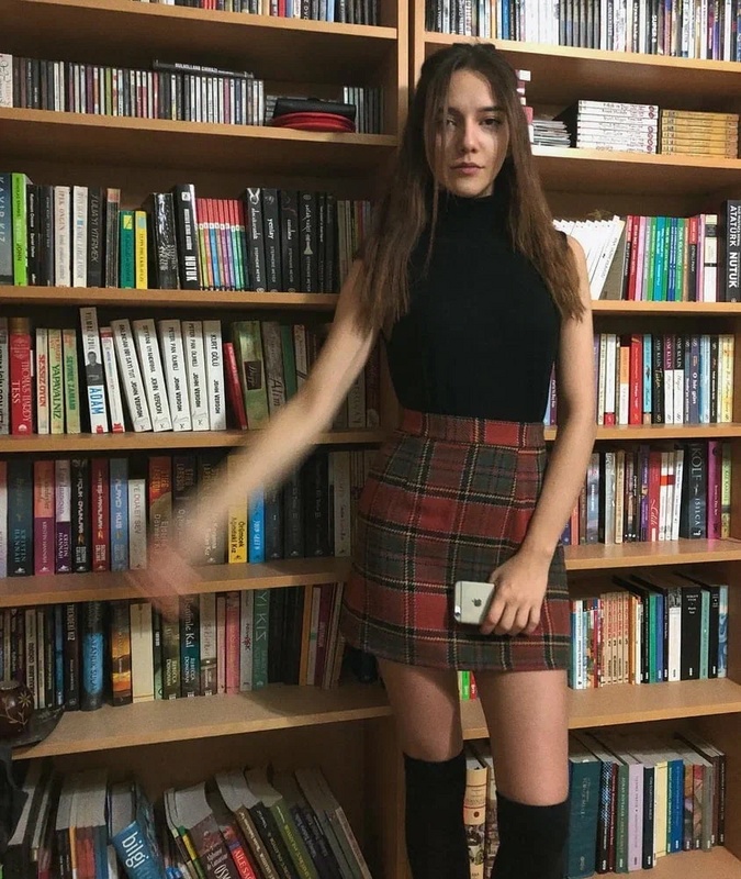 Duygu Atıl nude photo 2