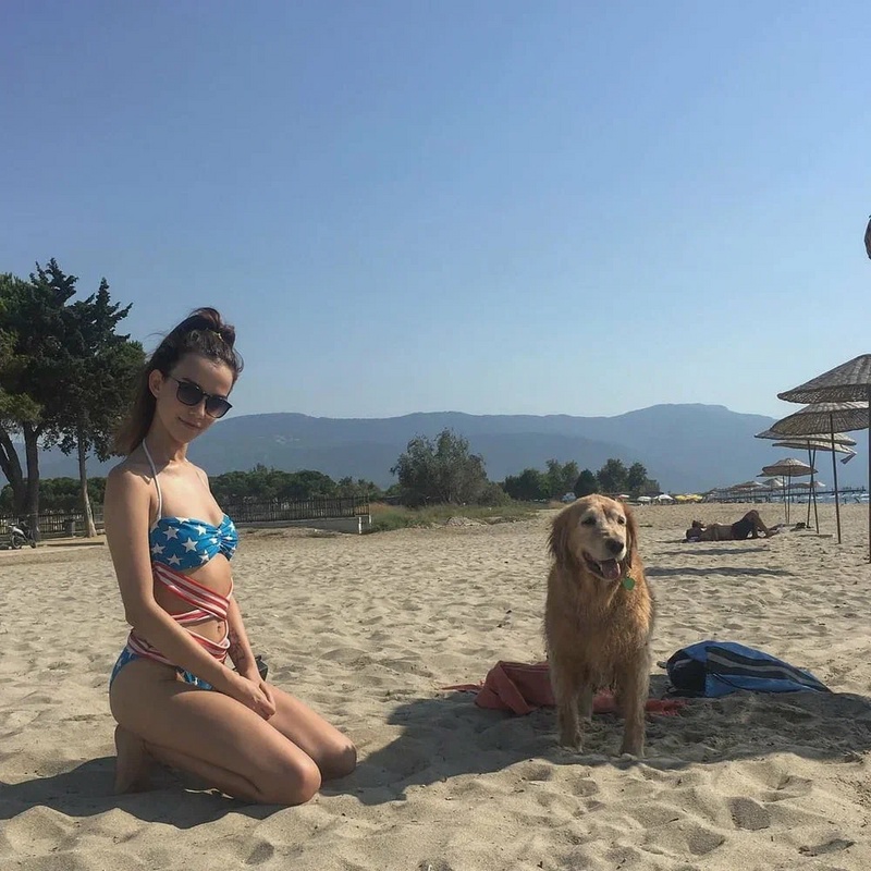 Duygu Atıl nude photo 9