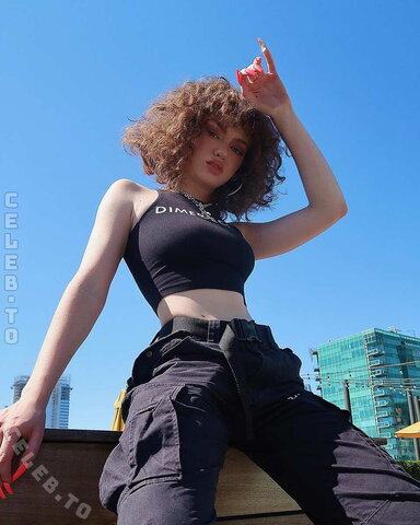 Dytto nude photo 2