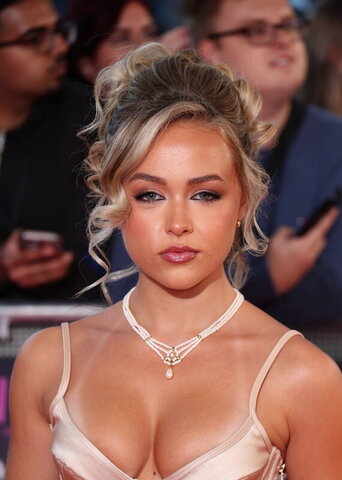 Eastenders Girls Hot (6 photos)