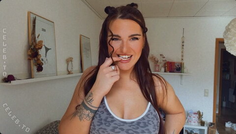 Easy99 nude photo 12
