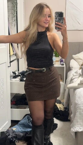 easyemi nude photo 3