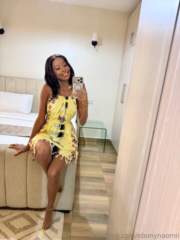 ebonynaomii photo 3