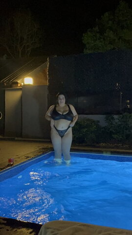 ebruuslu35 nude photo 4