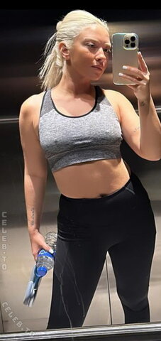 Ece Seckin Fresh (2 photos)