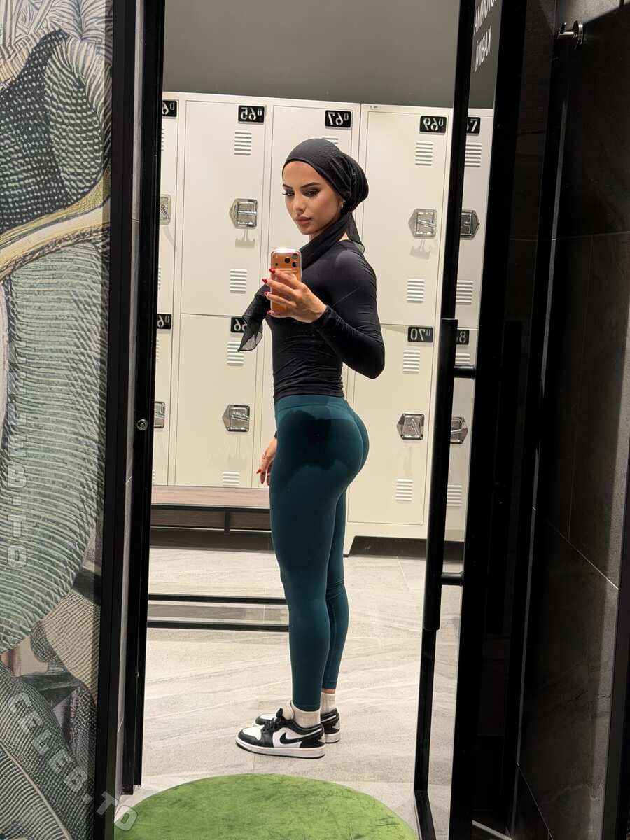 Edatastan nude photo 3