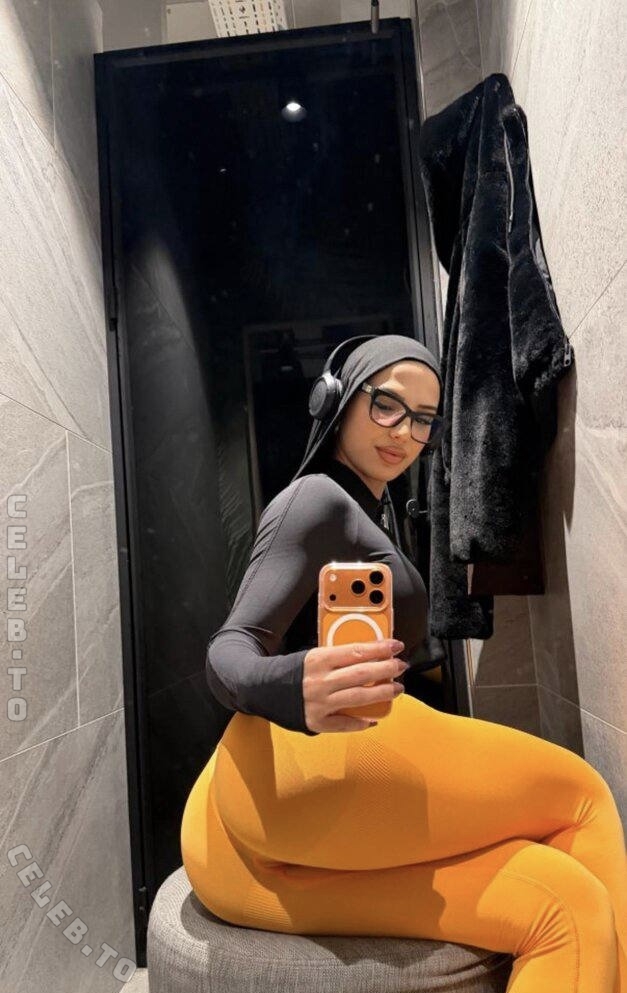 Edatastan nude photo 2