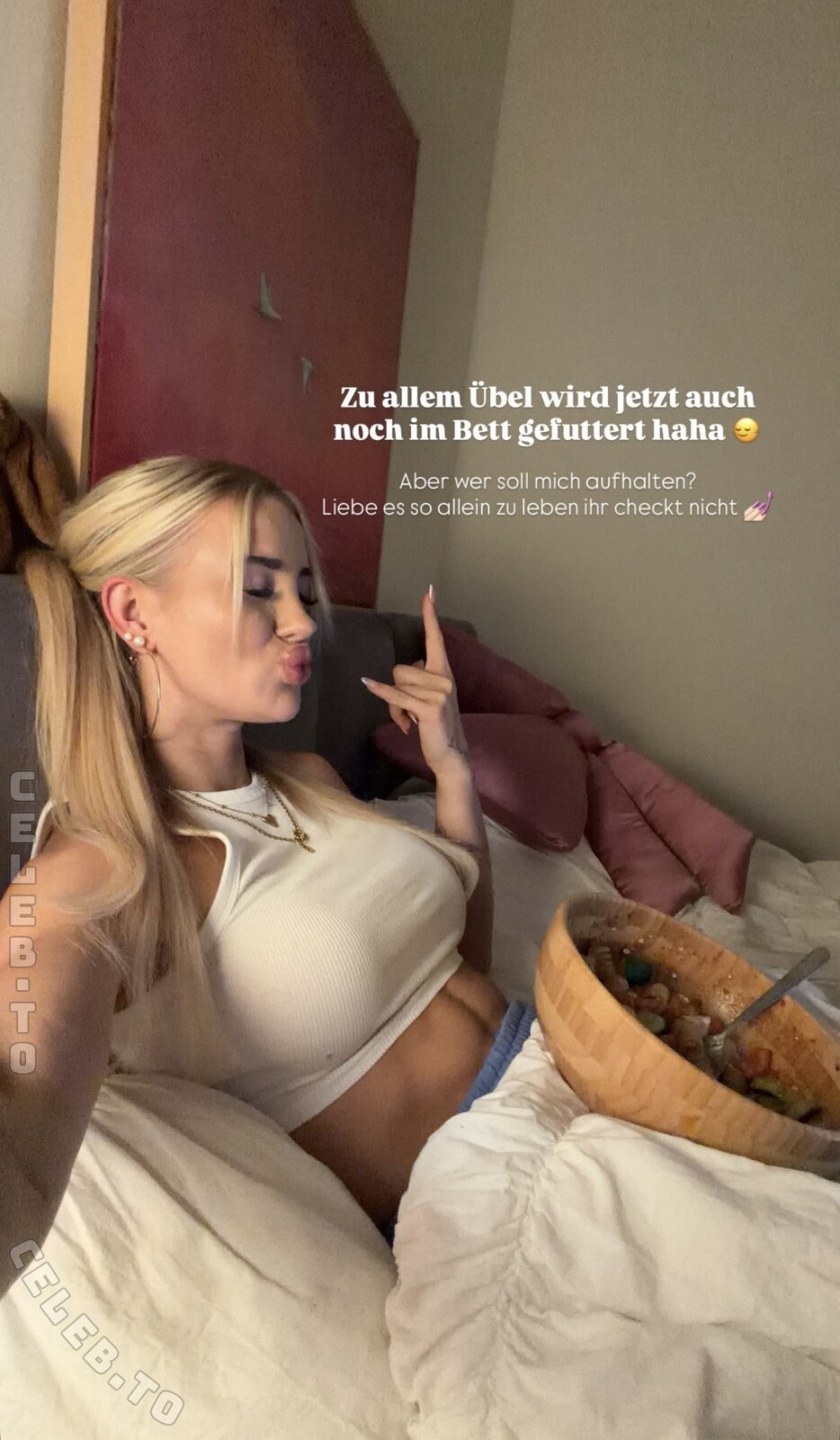 Edda Elisa nude photo 4