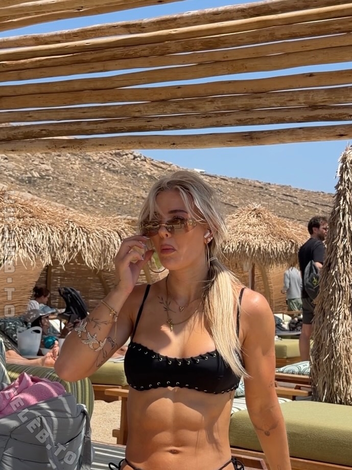 Edda Elisa nude photo 5