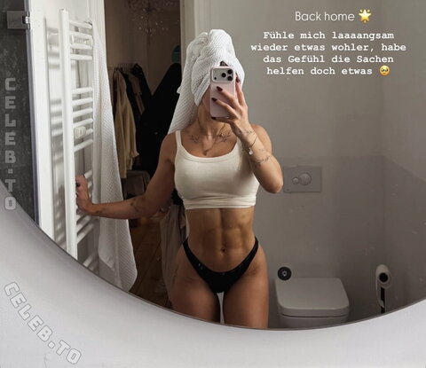 Edda Elisa nude photo 1