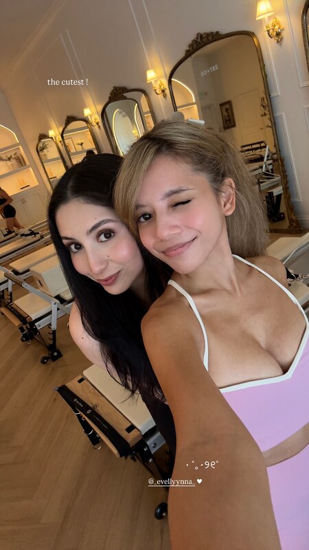 Eeveenara nude photo 1