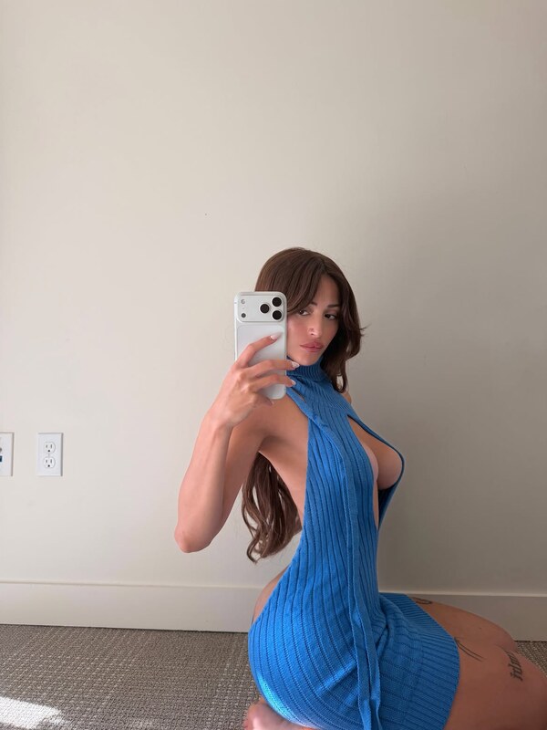 Ehcico nude photo 3