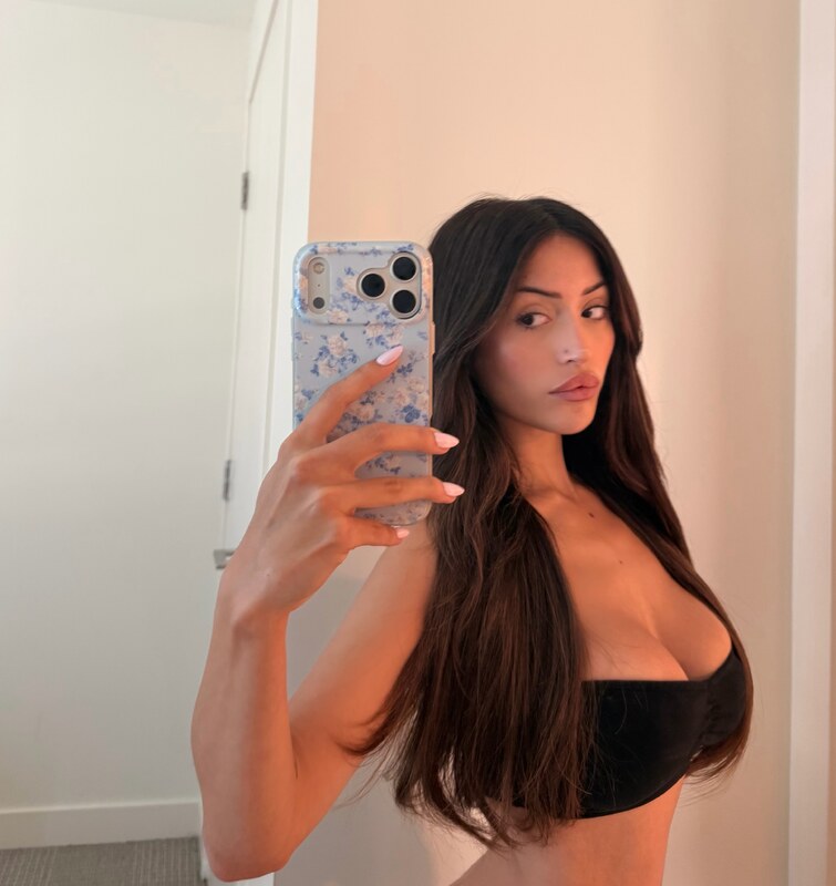 Ehcico nude photo 2