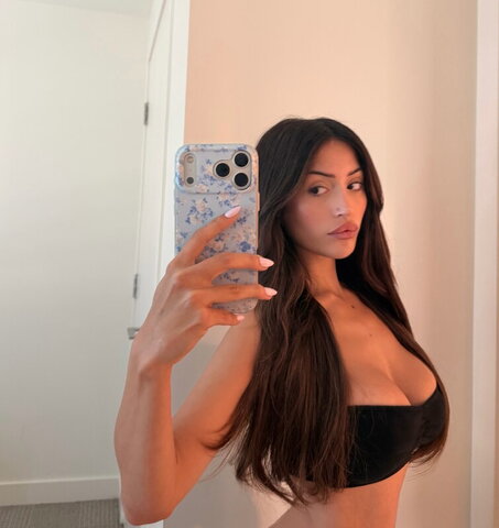 Ehcico nude photo 13