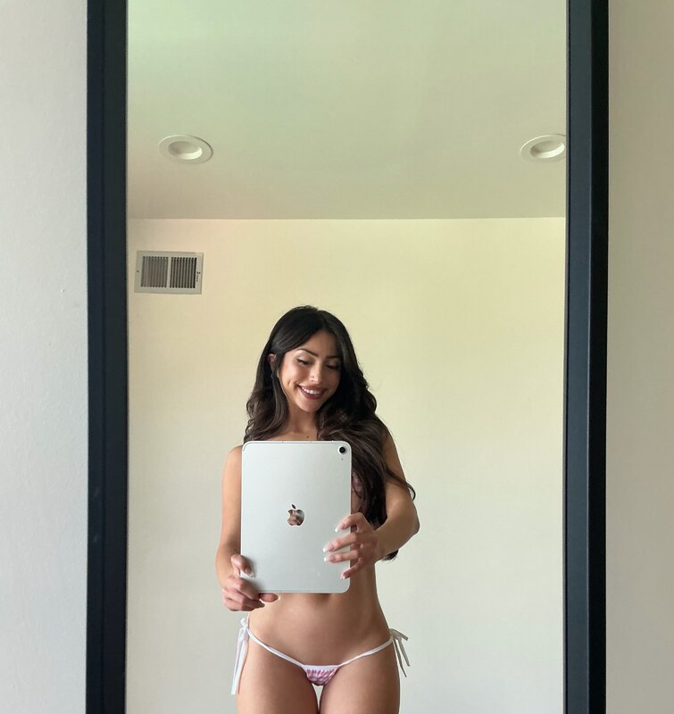 Ehcico nude photo 10