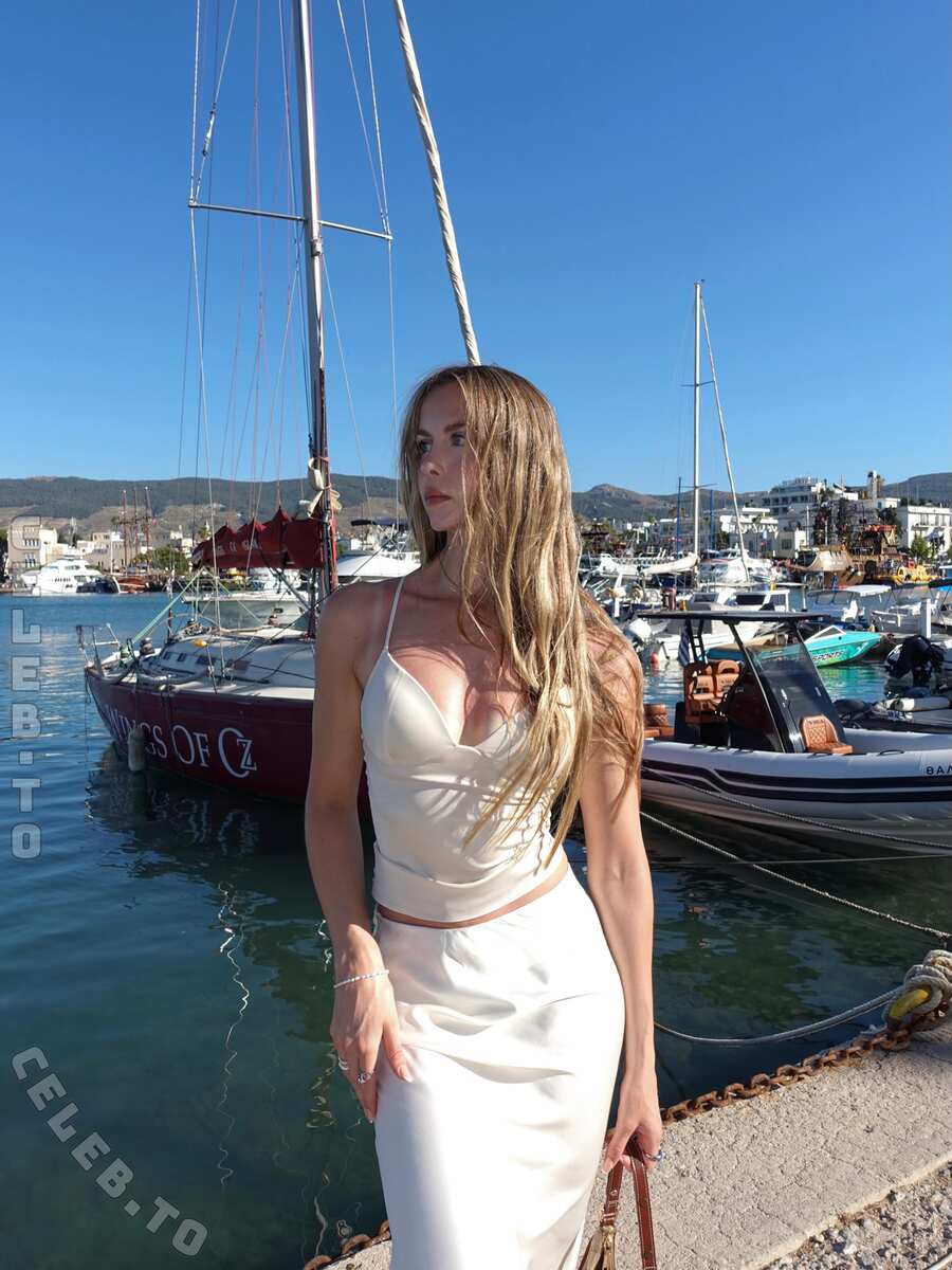 Eileen Isroe nude photo 3