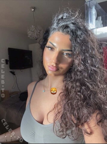 Einfachjana nude photo 9