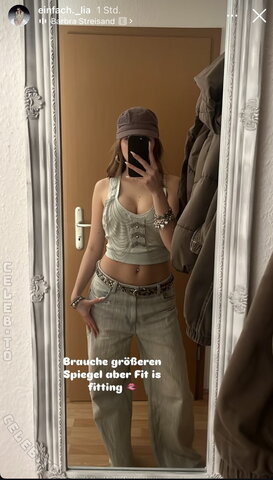 Einfachlia nude photo 12