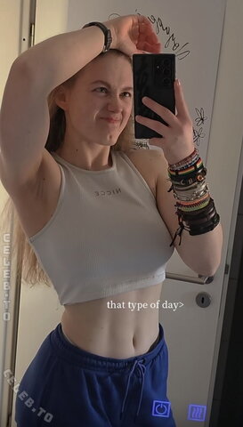 einfachnurchristiinaa nude photo 12