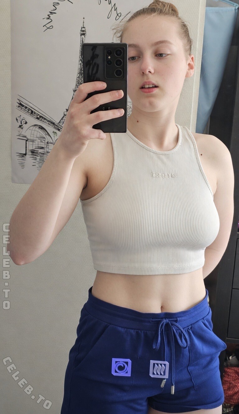 einfachnurchristiinaa nude photo 3