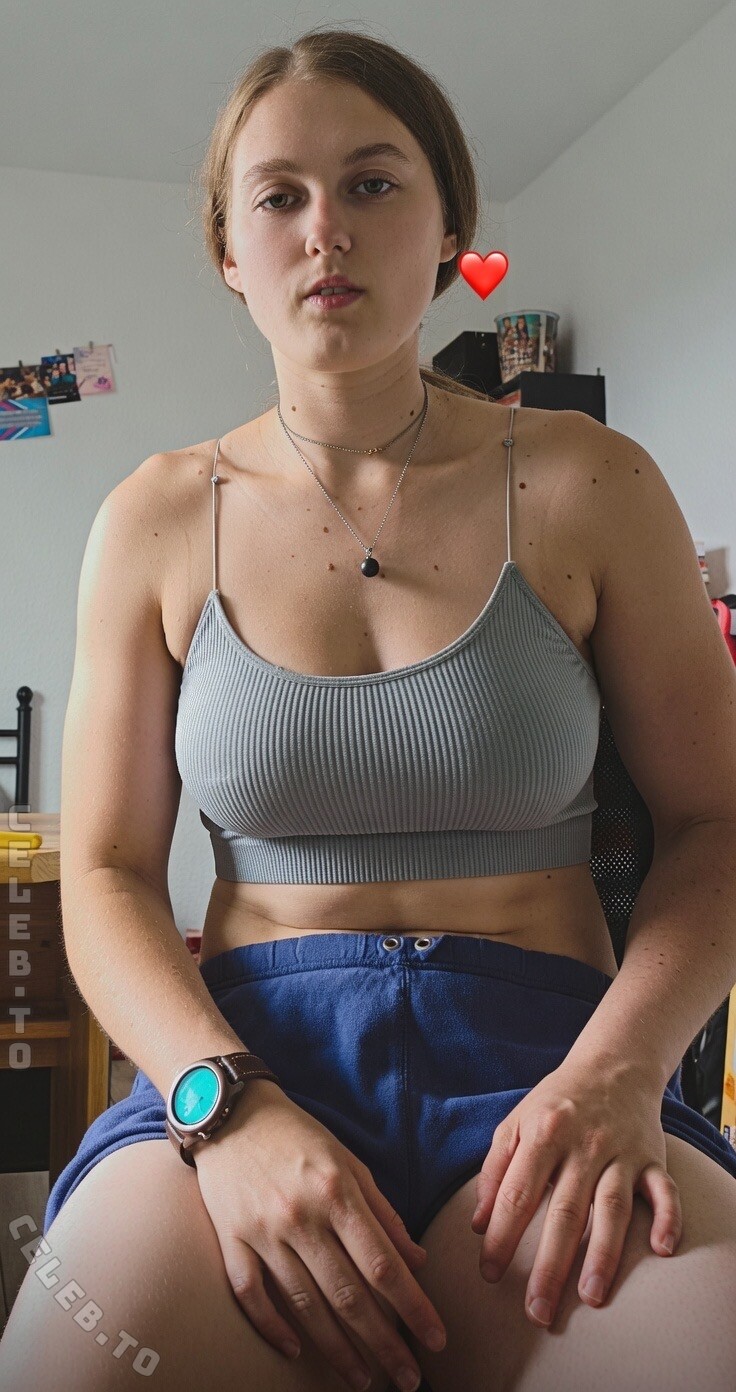 einfachnurchristiinaa nude photo 3