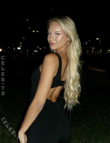 Einmarlenchen nude photo 4