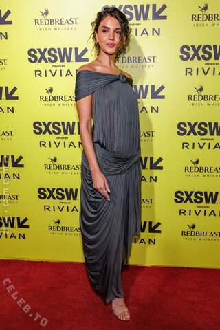 Eiza González nude photo 11