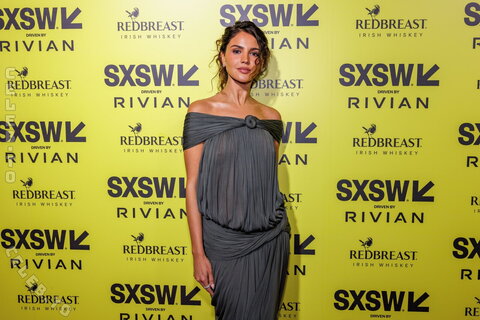 Eiza González nude photo 9