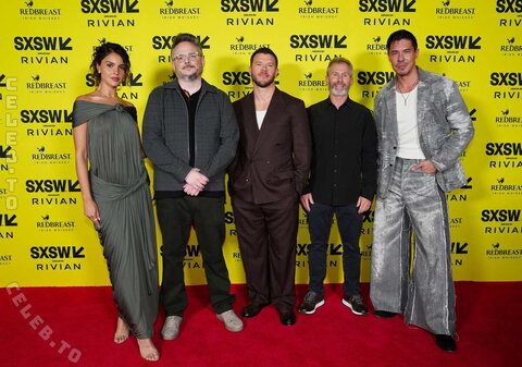 Eiza González nude photo 2