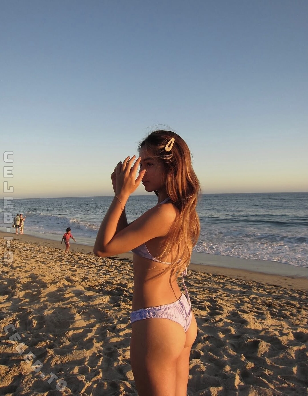 Elaine Gu nude photo 4