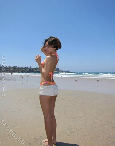 Elaine Gu nude photo 6
