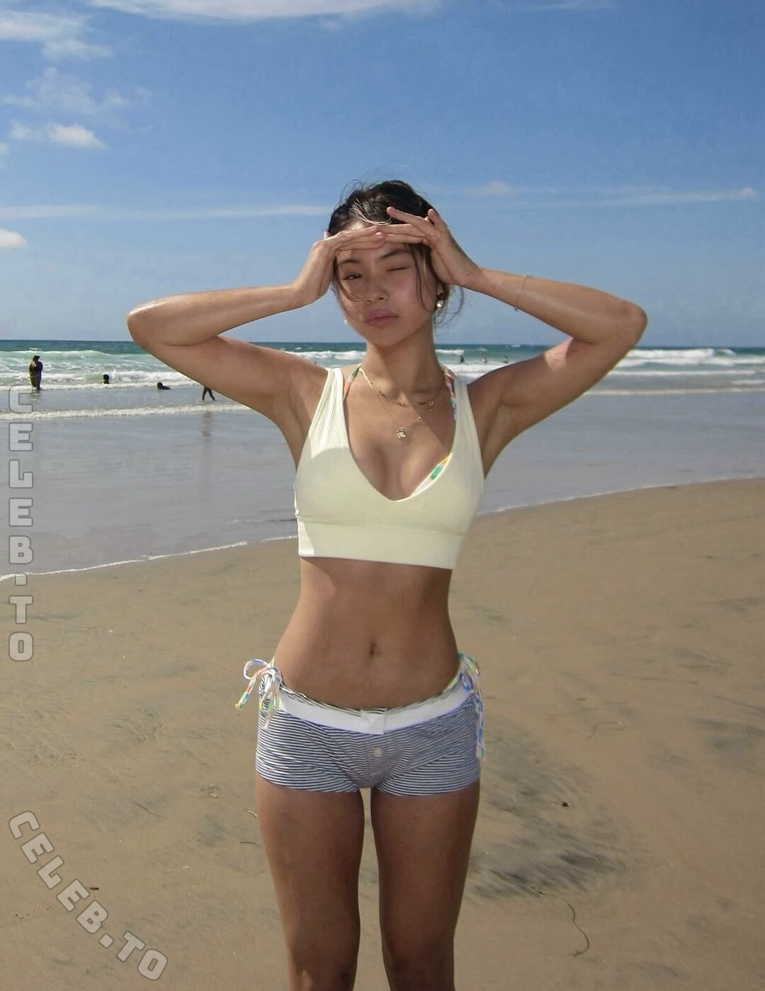 Elaine Gu nude photo 12
