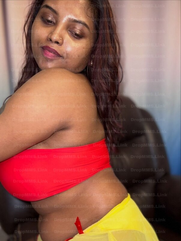 Elakkiya nude photo 8