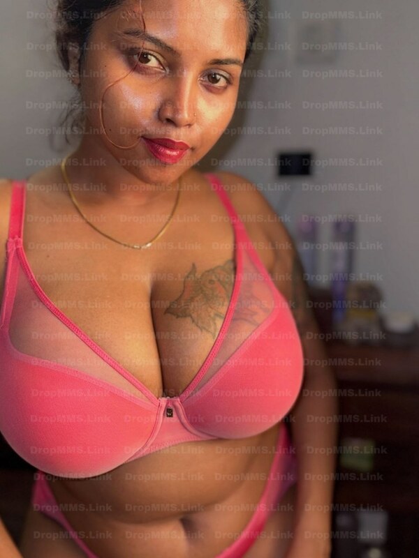 Elakkiya nude photo 12