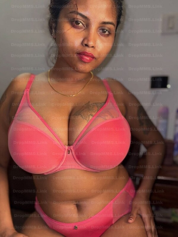 Elakkiya nude photo 13