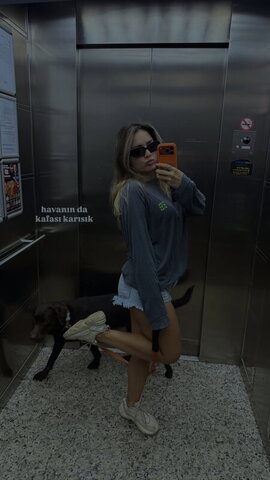 Elanur nude photo 2