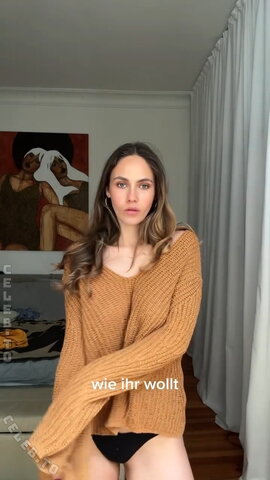 Elena Carrière nude photo 3