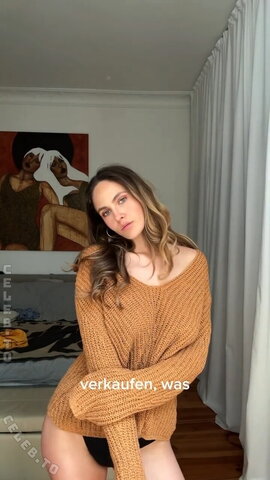 Elena Carrière nude photo 2