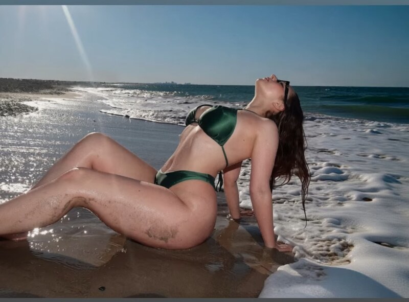 Elena Deligioz nude photo 2